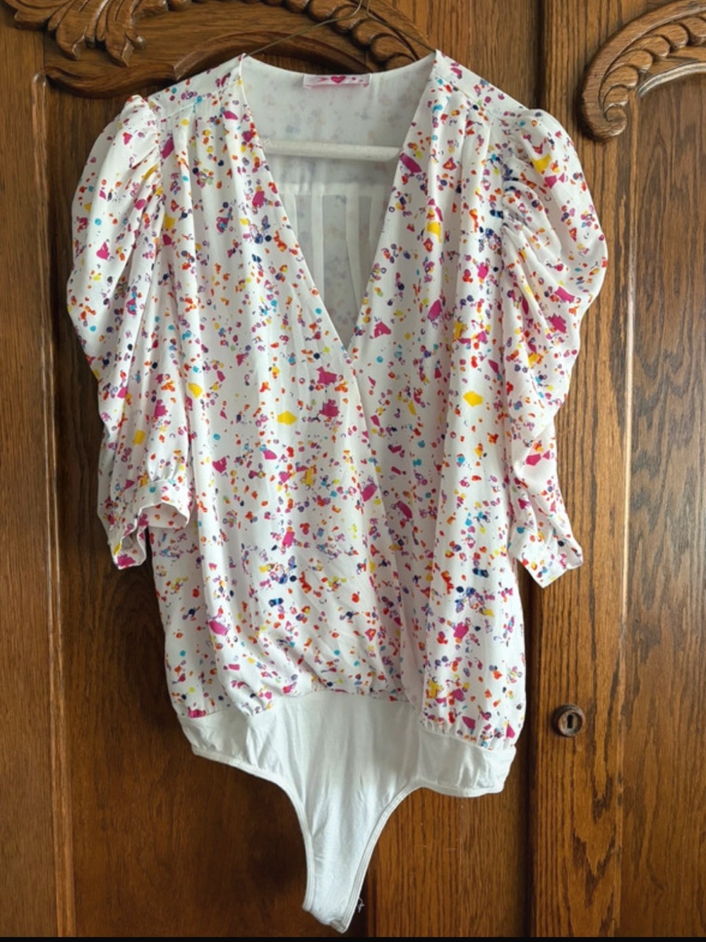 Buddy Love White Multicolor Confetti V-Neck Puff Sleeve Bodysuit